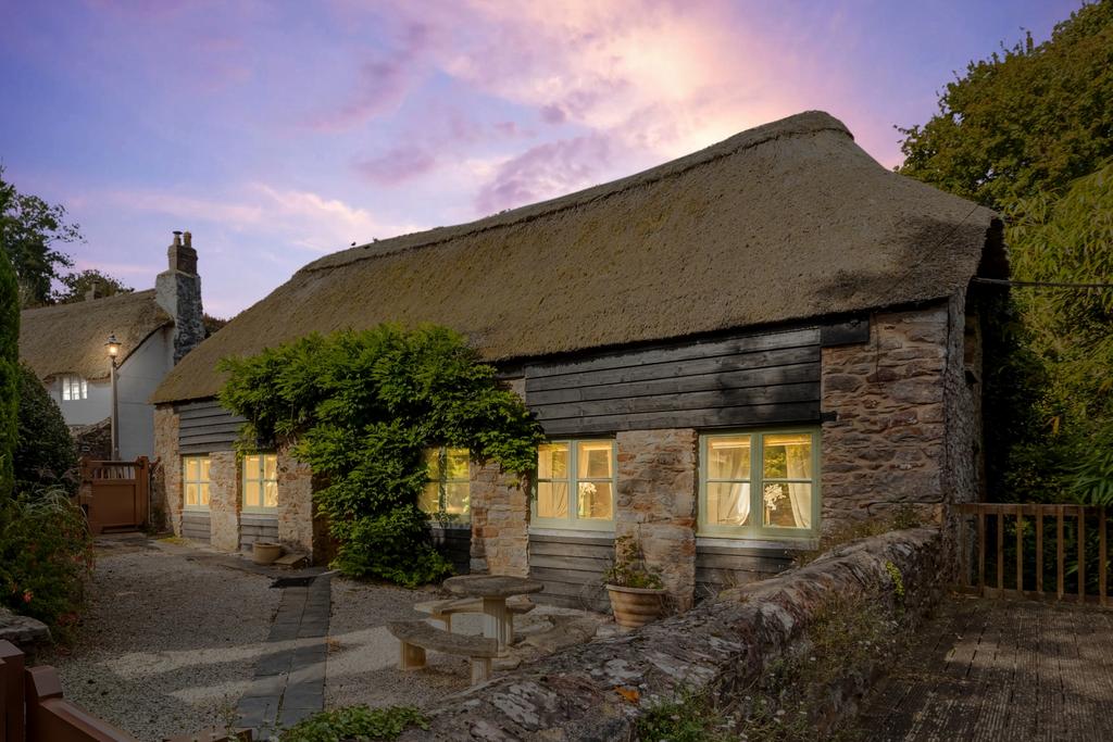 Meadow Thatch dusky photo