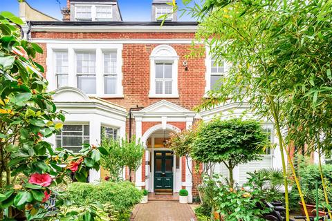 3 bedroom flat for sale, Brondesbury Road, London, NW6