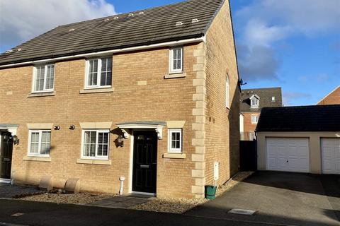 3 bedroom semi-detached house for sale, Ffordd Y Glowyr, Betws, Ammanford