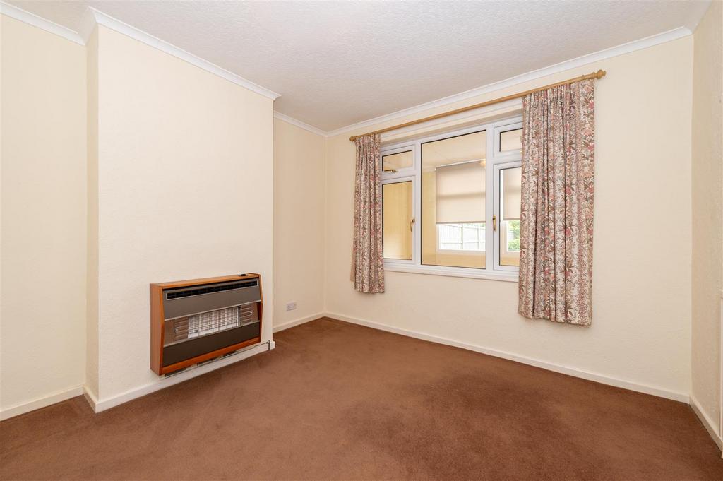 25 Greenhill Avenue internals-3.JPG