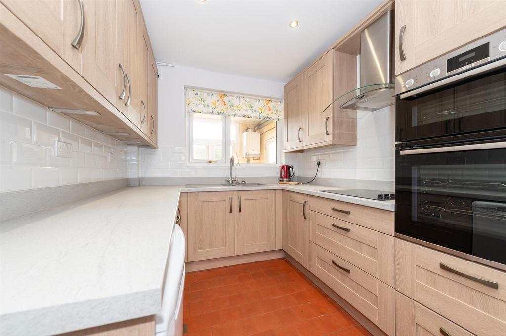 25 Greenhill Avenue internals-5.JPG