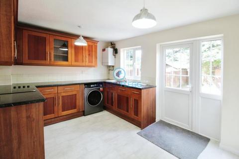 2 bedroom terraced house to rent, Thorn Drive, Slough.