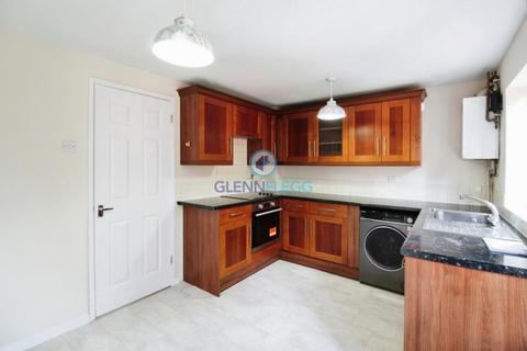 2 bedroom terraced house to rent, Thorn Drive, Slough.