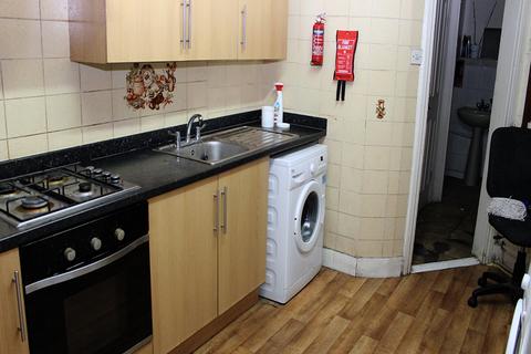 1 bedroom in a house share to rent, Spencer Avenue, Palmers Green, London N13