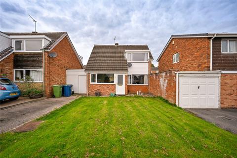 3 bedroom semi-detached house for sale, Darnford Close, Stafford, Staffordshire, ST16