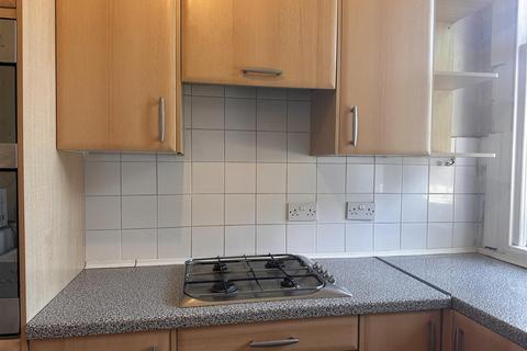 2 bedroom flat to rent, Sinclair Road, London