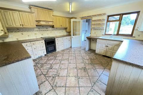 4 bedroom detached bungalow for sale, Firs Road, Salisbury SP5