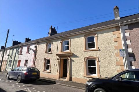 3 bedroom terraced house for sale, Orchard Street, Llandovery, Carmarthenshire.