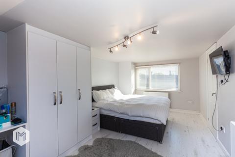 10 Heaplands, Greenmount, Bury, BL8 4BA
