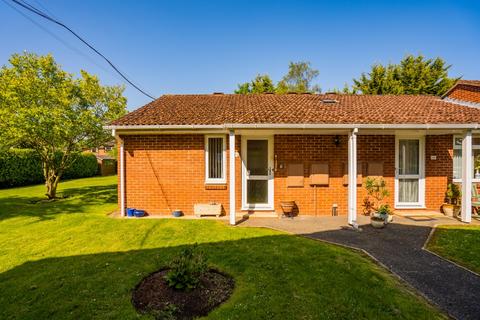 1 bedroom bungalow for sale, Langtons Meadow, Farnham Common  SL2