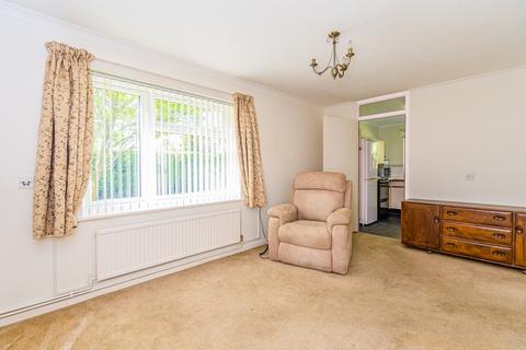 1 bedroom bungalow for sale, Langtons Meadow, Farnham Common  SL2