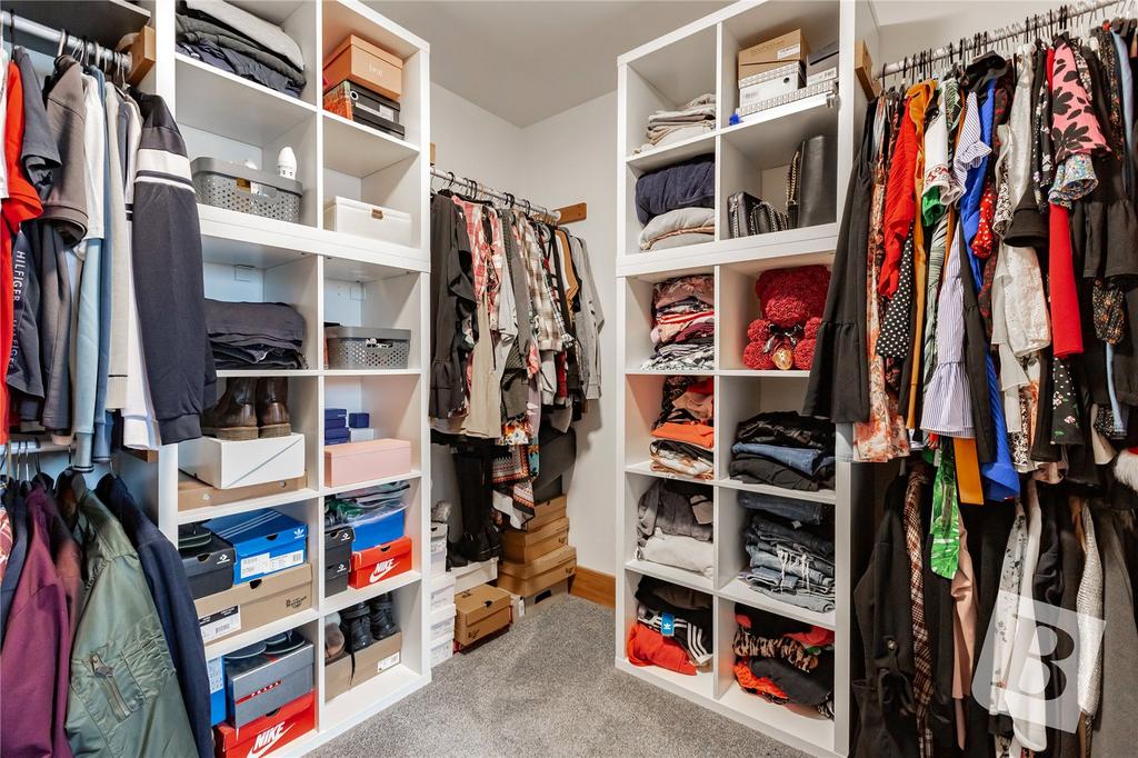 Walk-In Wardrobe