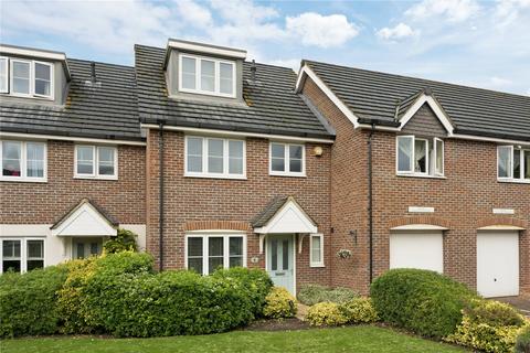 4 bedroom terraced house to rent, Swansmere Close, Walton-on-Thames, Surrey, KT12