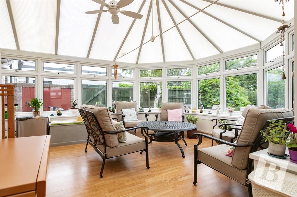 Melstock Avenue, Upminster, RM14 4 bed semidetached house for sale £
