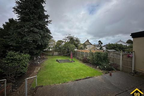 undefined, Hallowell Avenue, Croydon, United Kingdom, CR0