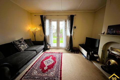 undefined, Hallowell Avenue, Croydon, United Kingdom, CR0