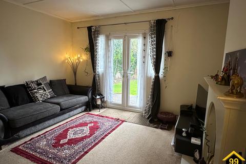 undefined, Hallowell Avenue, Croydon, United Kingdom, CR0
