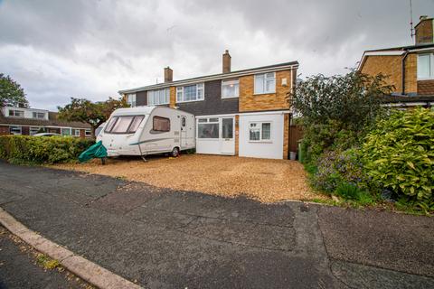 4 bedroom semi-detached house for sale, Oakleigh Drive, Peterborough PE2