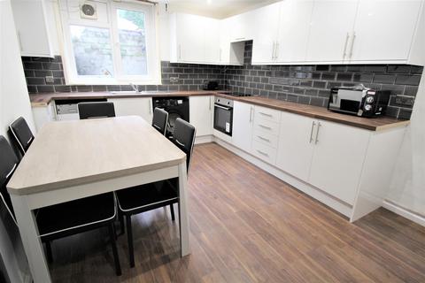 5 bedroom terraced house to rent, Headingley Avenue, Headingley, Leeds, LS6 3ER