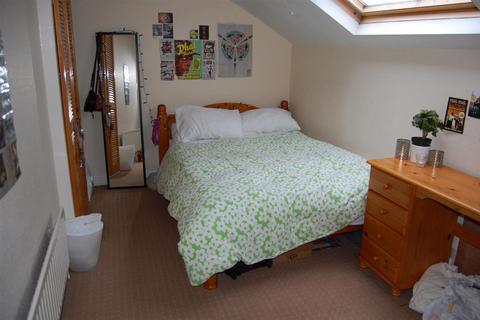 5 bedroom terraced house to rent, Headingley Mount, Headingley, Leeds, LS6 3EL