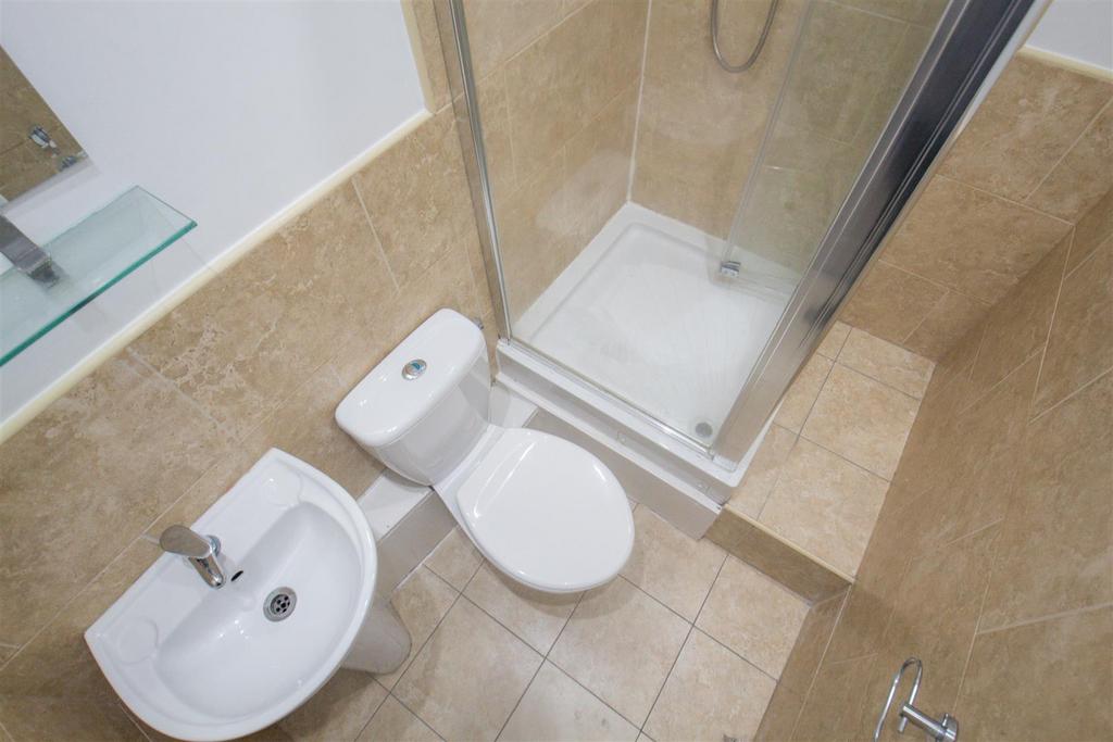 Bathroom 1.jpg