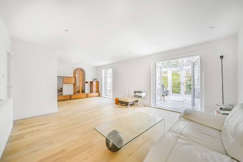 7 Ruscombe Gardens, Datchet, Slough, SL3 9BG