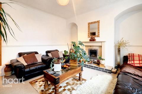 2 bedroom terraced house for sale, Vinery Grove, Leeds
