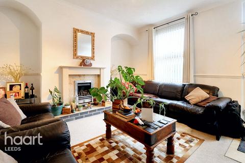 2 bedroom terraced house for sale, Vinery Grove, Leeds