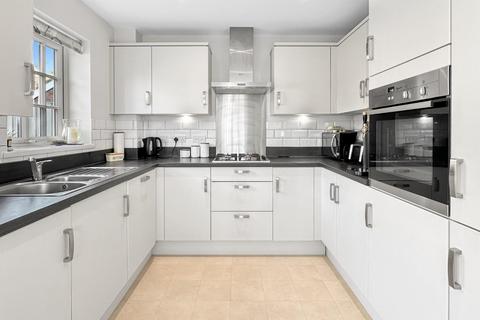 8 Wheatsheaf Way, Waterbeach, Cambridge, CB25 9GG