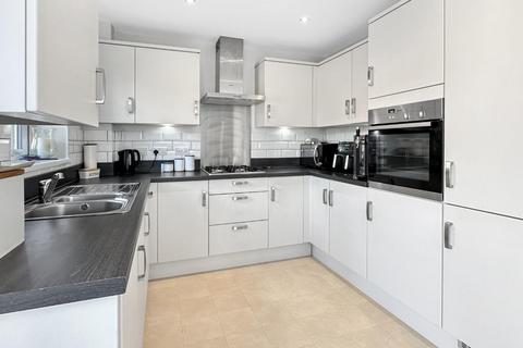 8 Wheatsheaf Way, Waterbeach, Cambridge, CB25 9GG