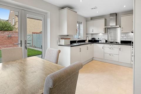 8 Wheatsheaf Way, Waterbeach, Cambridge, CB25 9GG