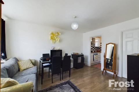 1 bedroom apartment for sale, Laleham Road, Staines-upon-Thames, Surrey, TW18