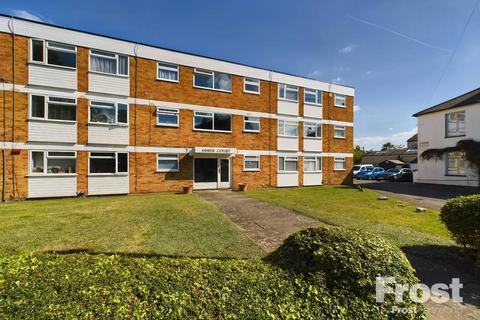 1 bedroom apartment for sale, Laleham Road, Staines-upon-Thames, Surrey, TW18