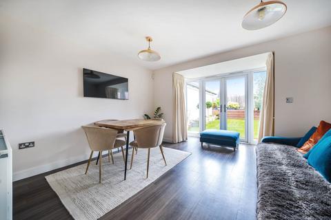 63 Cantley Road, Great Denham, Bedford, MK40 4RX