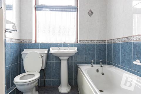 9 Hazel Close, Hornchurch, RM12 4QJ
