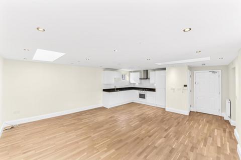 2 bedroom flat to rent, 134a High Street Uxbridge London