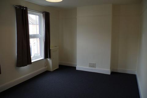 2 bedroom flat to rent, Victoria Road, Northampton NN1