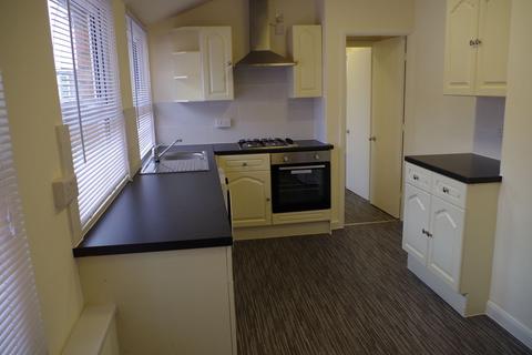 2 bedroom flat to rent, Victoria Road, Northampton NN1