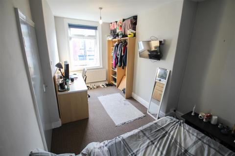 5 bedroom terraced house to rent, Stanmore Street, Burley, Leeds, LS4 2RS