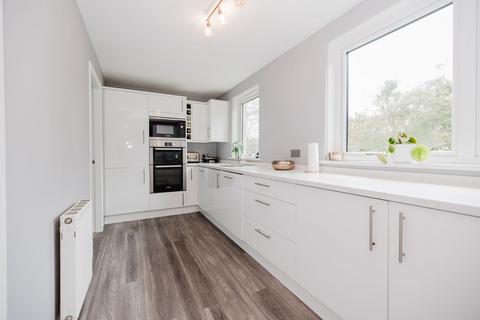 3 Buckstone Lea, Edinburgh, EH10 6XE
