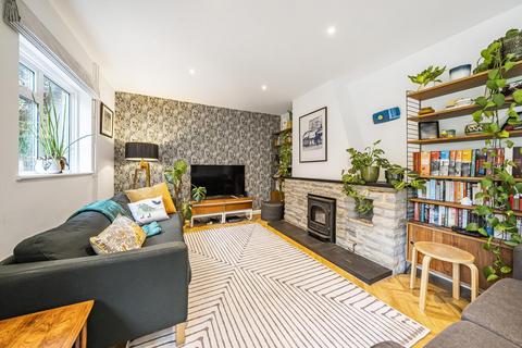 2 Grangewood Lane, Beckenham, BR3 1NT