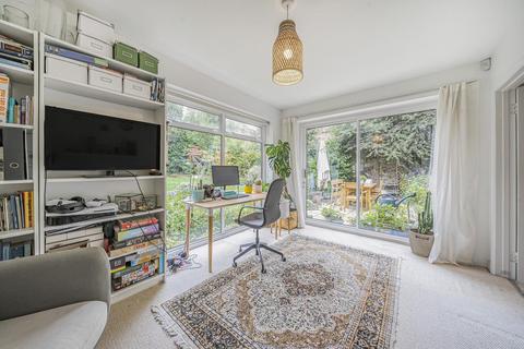 2 Grangewood Lane, Beckenham, BR3 1NT