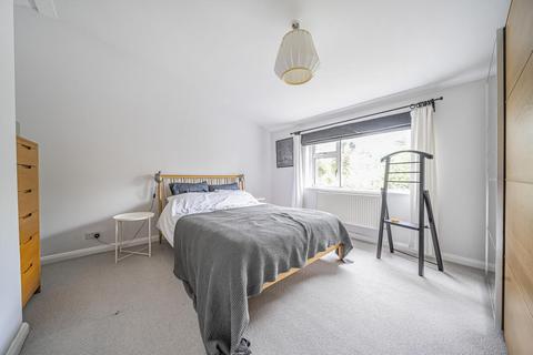 2 Grangewood Lane, Beckenham, BR3 1NT