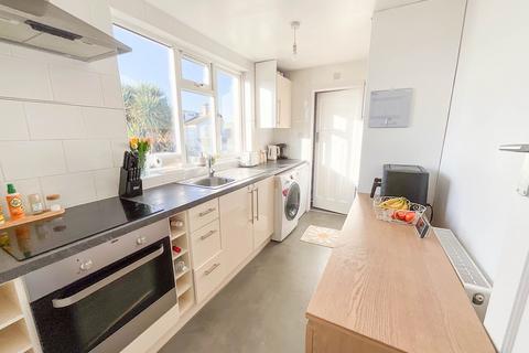 2 bedroom maisonette for sale, Branston Road, Clacton-on-sea, CO15 3