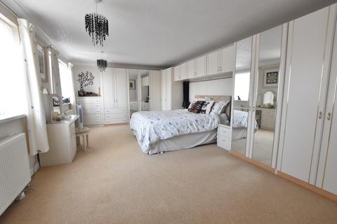 4 bedroom detached house for sale, Ross Lane, Winterton, Scunthorpe