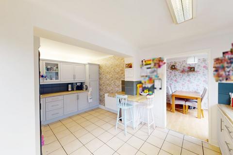 102 Bank Side, Westhoughton, Bolton, BL5 2QH