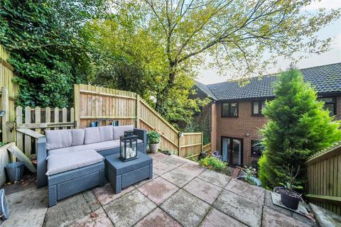 23 Fox Road, Haslemere, GU27 1RG
