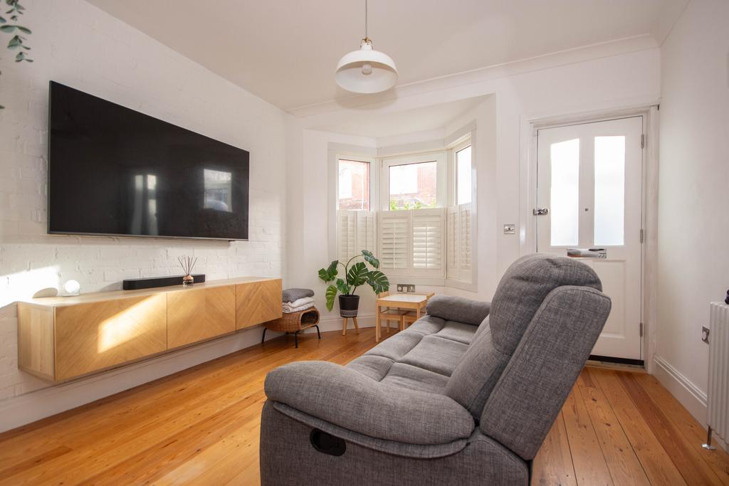 St. Davids Road, East Cowes 3 bed end of terrace house for sale £220,000