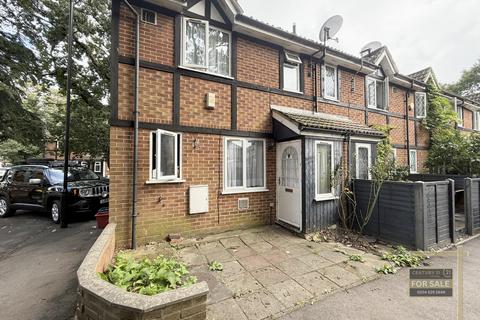 1 bedroom end of terrace house for sale, Hawthorn Close, HOUNSLOW TW5