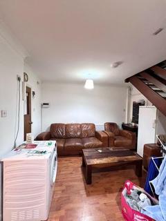 4 bedroom terraced house to rent, *£155PPPW BILLS INCL + TWO FREE WEEKLY PAPA JOHNS (t&c's apply)* Priory Court, Lenton